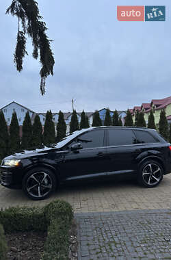 Позашляховик / Кросовер Audi Q7 2019 в 