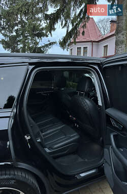 Позашляховик / Кросовер Audi Q7 2019 в 