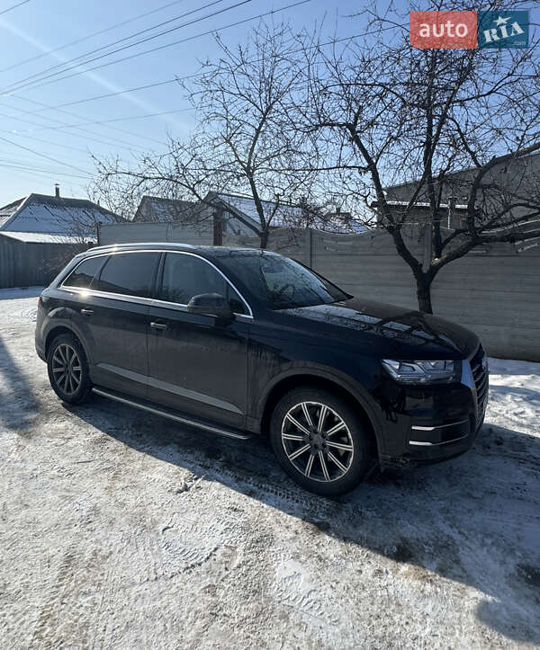 Позашляховик / Кросовер Audi Q7 2016 в 