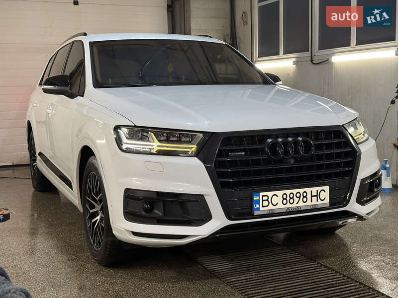 Позашляховик / Кросовер Audi Q7 2016 в Львові