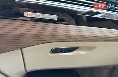 Внедорожник / Кроссовер Audi Q7 2016 в 