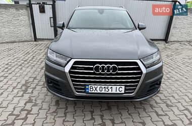 Внедорожник / Кроссовер Audi Q7 2018 в 