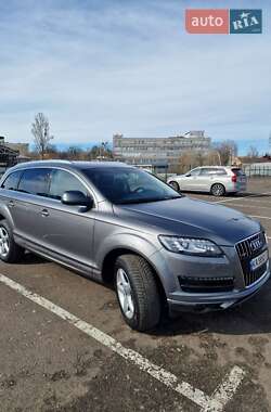 Позашляховик / Кросовер Audi Q7 2013 в 
