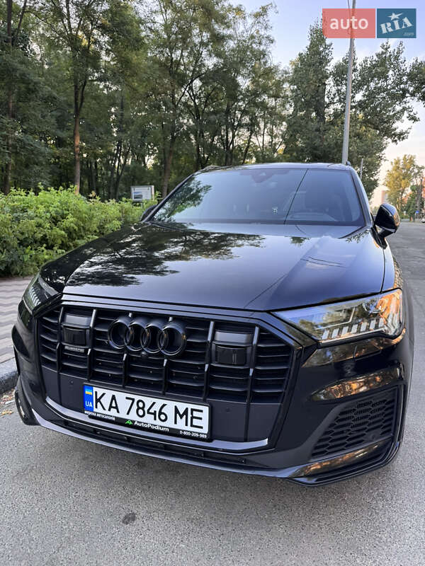 Внедорожник / Кроссовер Audi Q7 2019 в 