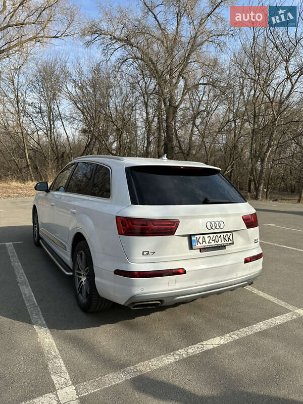Внедорожник / Кроссовер Audi Q7 2016 в Киеве