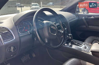 Позашляховик / Кросовер Audi Q7 2011 в 