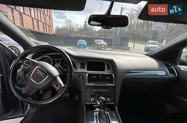Позашляховик / Кросовер Audi Q7 2011 в 