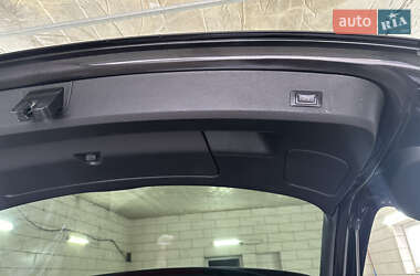 Внедорожник / Кроссовер Audi Q7 2012 в 