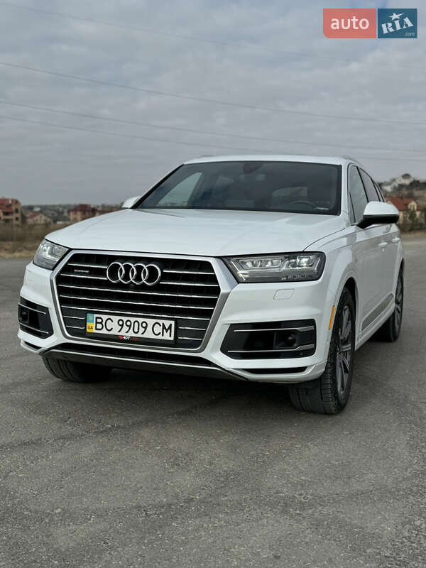 Позашляховик / Кросовер Audi Q7 2019 в 