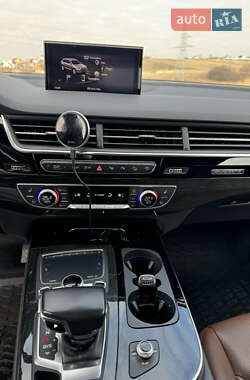 Позашляховик / Кросовер Audi Q7 2019 в 