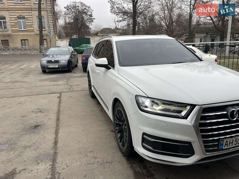 Внедорожник / Кроссовер Audi Q7 2015 в Кропивницком