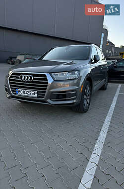 Внедорожник / Кроссовер Audi Q7 2016 в 