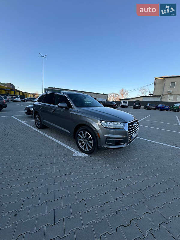 Позашляховик / Кросовер Audi Q7 2016 в Тернополі