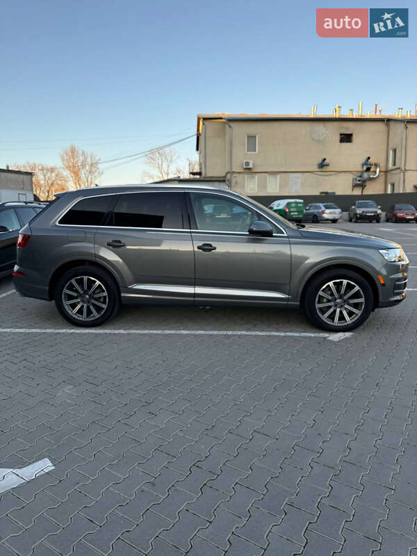 Позашляховик / Кросовер Audi Q7 2016 в Тернополі
