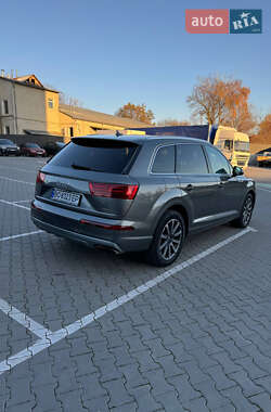 Внедорожник / Кроссовер Audi Q7 2016 в 