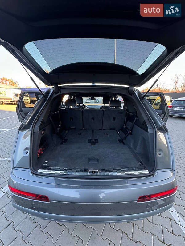Позашляховик / Кросовер Audi Q7 2016 в Тернополі