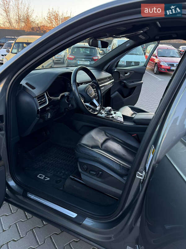 Позашляховик / Кросовер Audi Q7 2016 в Тернополі