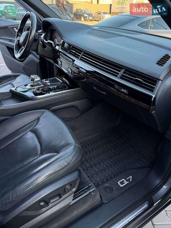 Позашляховик / Кросовер Audi Q7 2016 в Тернополі