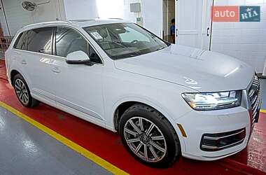 Внедорожник / Кроссовер Audi Q7 2017 в 
