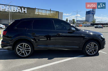 Внедорожник / Кроссовер Audi Q7 2018 в 