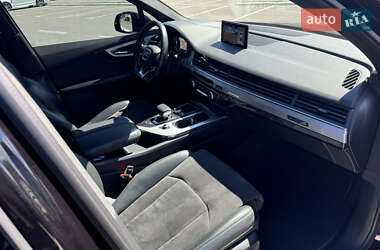 Внедорожник / Кроссовер Audi Q7 2018 в 