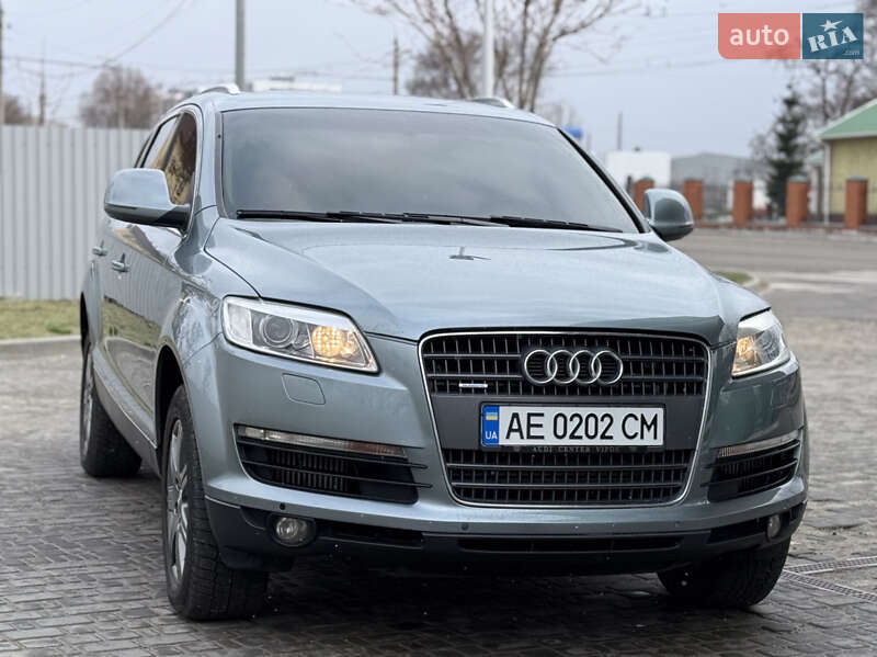 Внедорожник / Кроссовер Audi Q7 2006 в Днепре