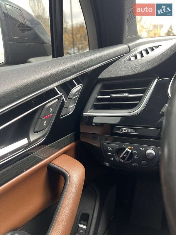 Внедорожник / Кроссовер Audi Q7 2016 в Запорожье