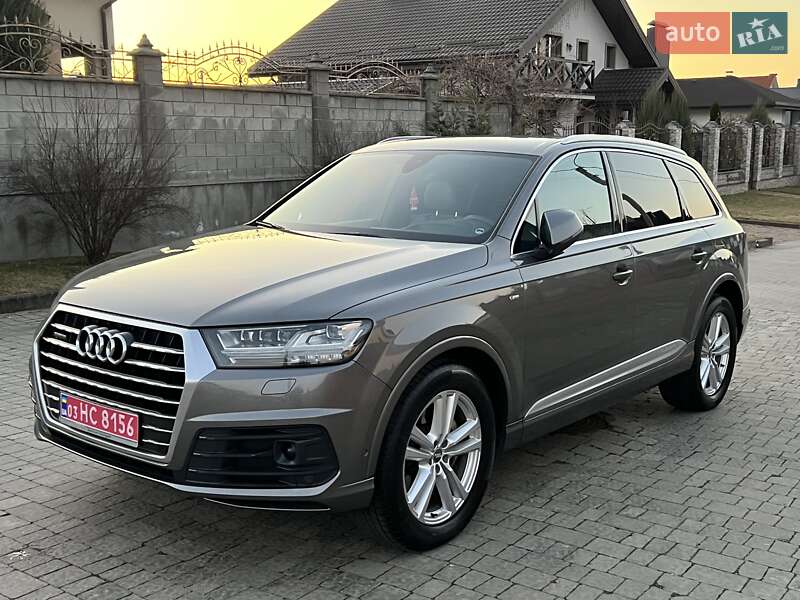 Внедорожник / Кроссовер Audi Q7 2015 в Ровно