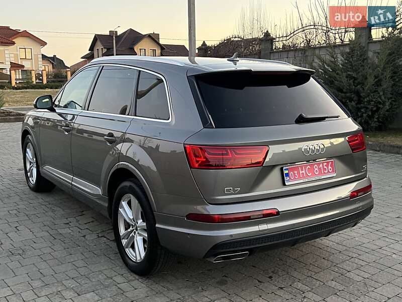 Внедорожник / Кроссовер Audi Q7 2015 в Ровно