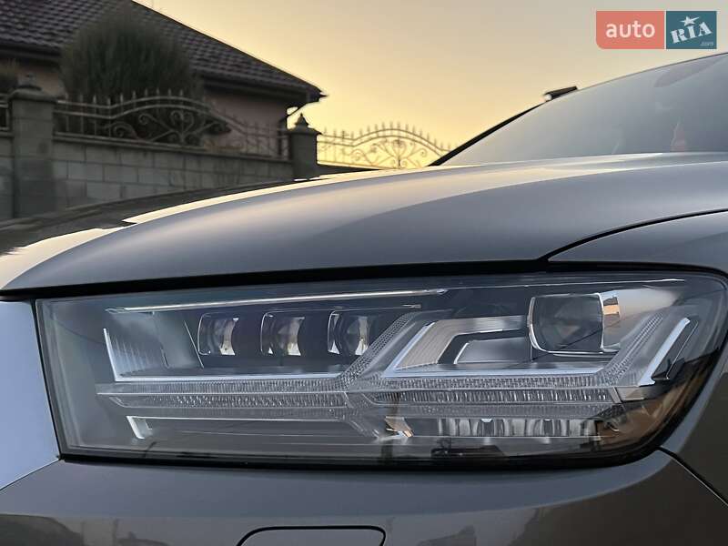 Внедорожник / Кроссовер Audi Q7 2015 в Ровно