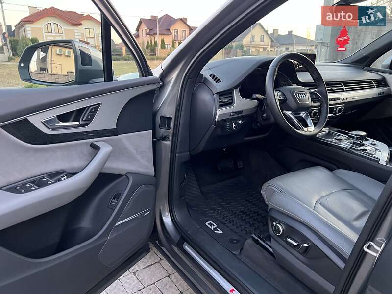 Внедорожник / Кроссовер Audi Q7 2015 в Ровно