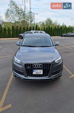 Позашляховик / Кросовер Audi Q7 2015 в 