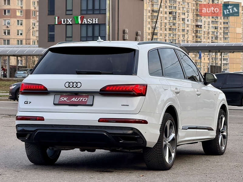 Внедорожник / Кроссовер Audi Q7 2023 в Киеве