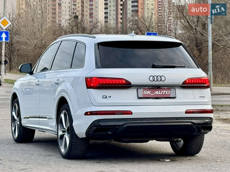 Внедорожник / Кроссовер Audi Q7 2023 в Киеве