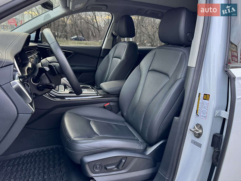 Внедорожник / Кроссовер Audi Q7 2023 в Киеве