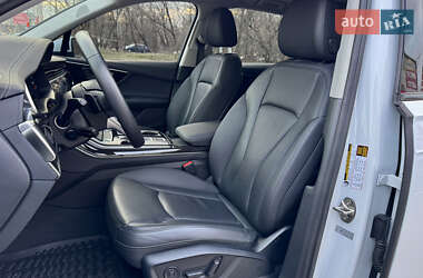 Внедорожник / Кроссовер Audi Q7 2023 в 