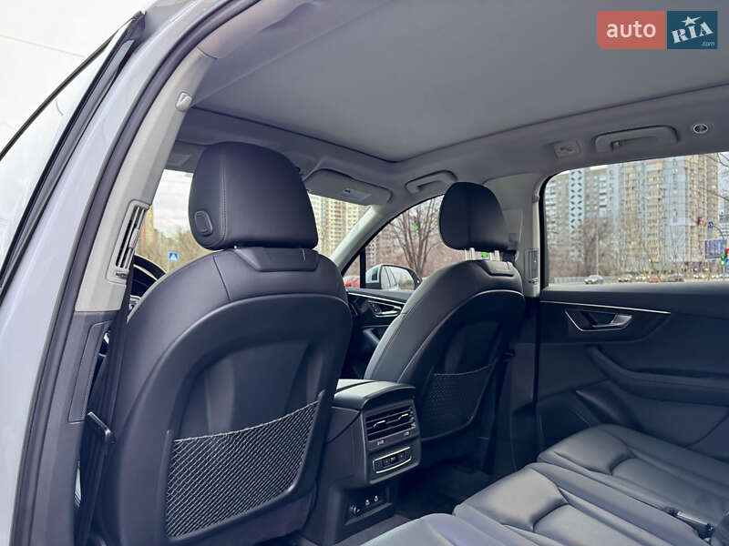 Внедорожник / Кроссовер Audi Q7 2023 в Киеве