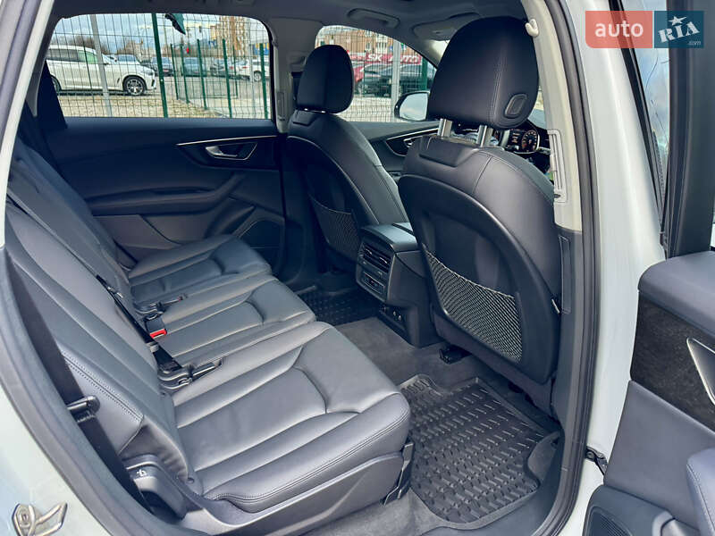 Внедорожник / Кроссовер Audi Q7 2023 в Киеве