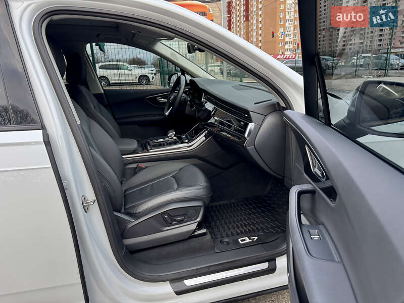Внедорожник / Кроссовер Audi Q7 2023 в Киеве