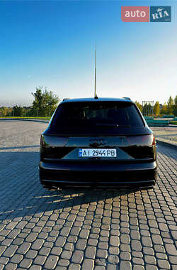 Позашляховик / Кросовер Audi Q7 2017 в 