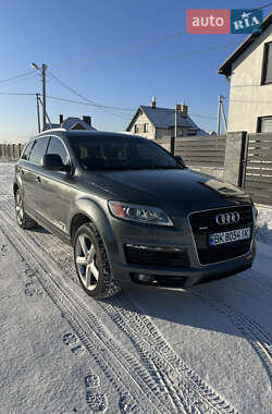 Позашляховик / Кросовер Audi Q7 2009 в 