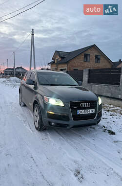 Позашляховик / Кросовер Audi Q7 2009 в 