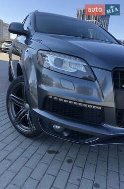 Внедорожник / Кроссовер Audi Q7 2014 в 