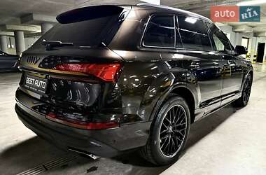 Внедорожник / Кроссовер Audi Q7 2024 в 