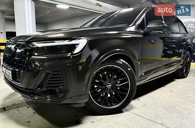 Внедорожник / Кроссовер Audi Q7 2024 в 