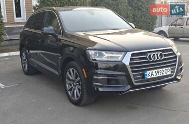 Внедорожник / Кроссовер Audi Q7 2017 в 