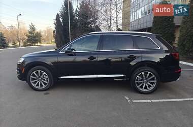 Внедорожник / Кроссовер Audi Q7 2017 в 