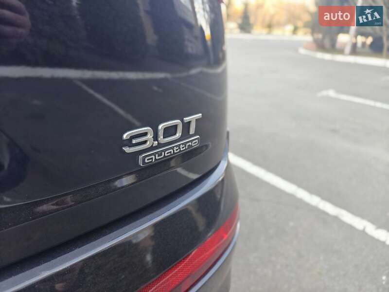 Позашляховик / Кросовер Audi Q7 2017 в Києві