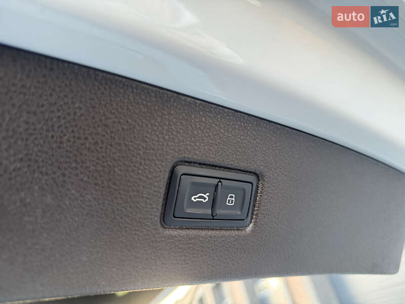 Внедорожник / Кроссовер Audi Q7 2017 в Черновцах