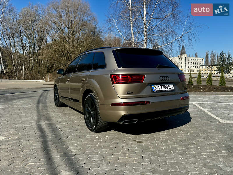 Внедорожник / Кроссовер Audi Q7 2018 в Киеве